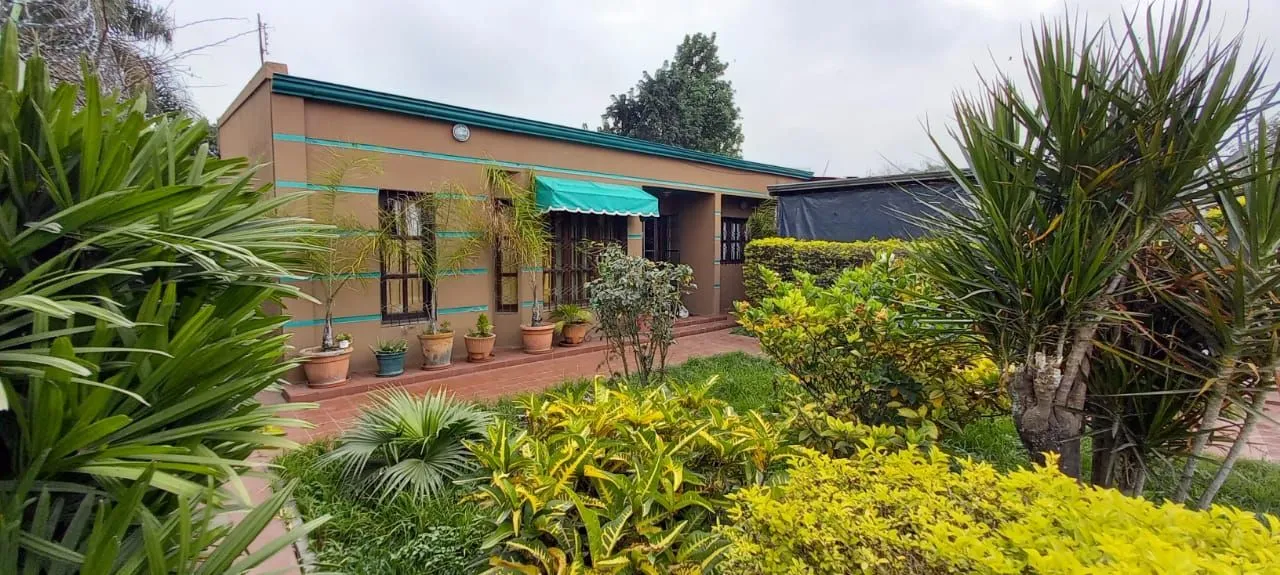 Casa en pje einstein 2300