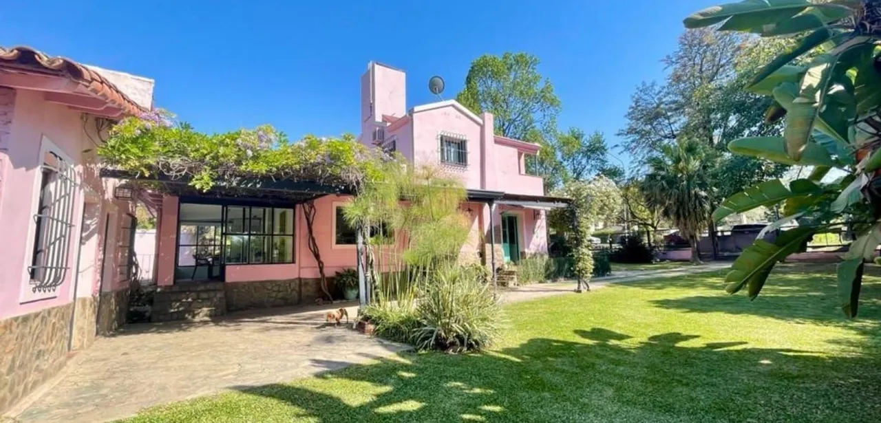 Casa en av aconquija 300