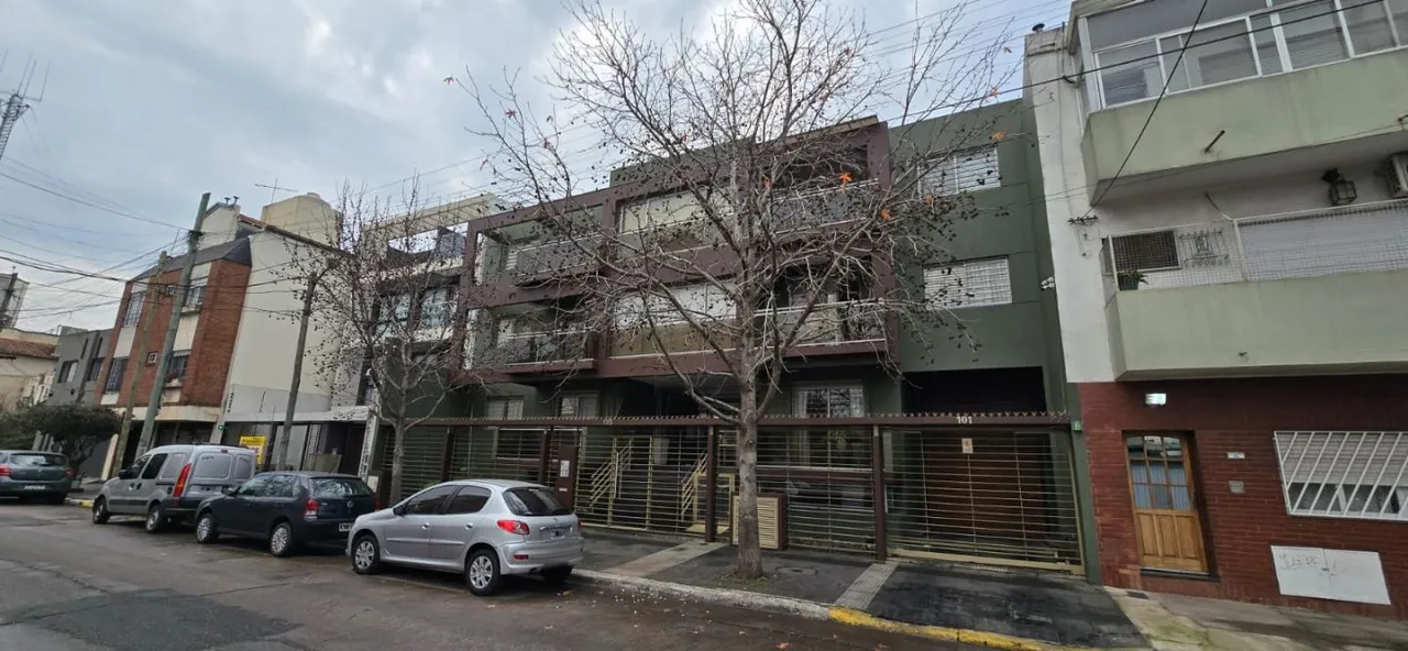 Departamento en Alvarado 100
