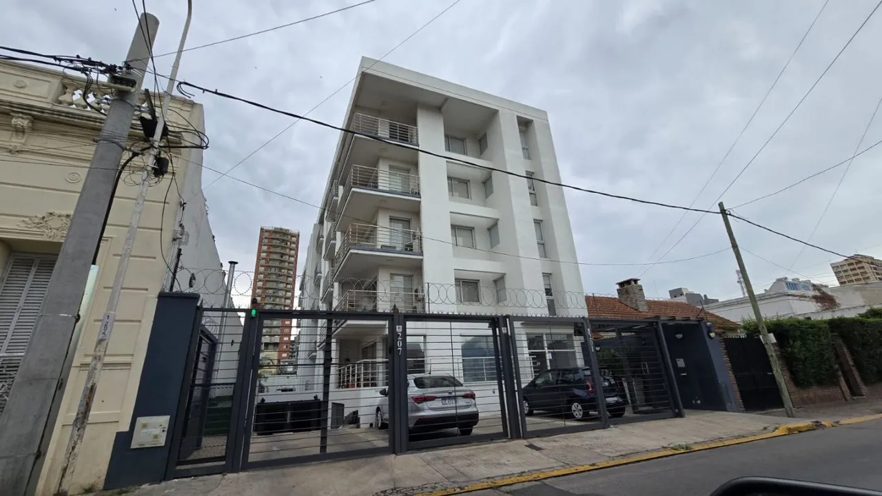Departamento en Blas Parera 200