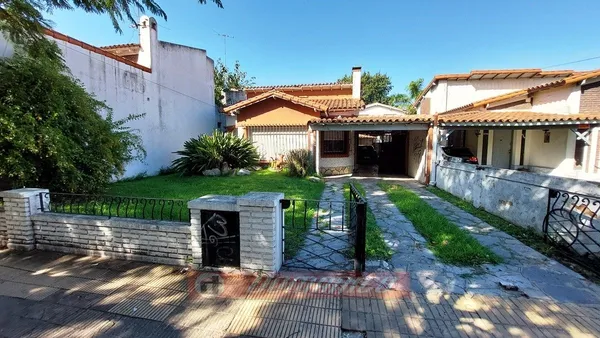 Casa en AV. ARIAS 2700