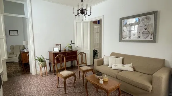 Casa en Av. PELLEGRINI 1600