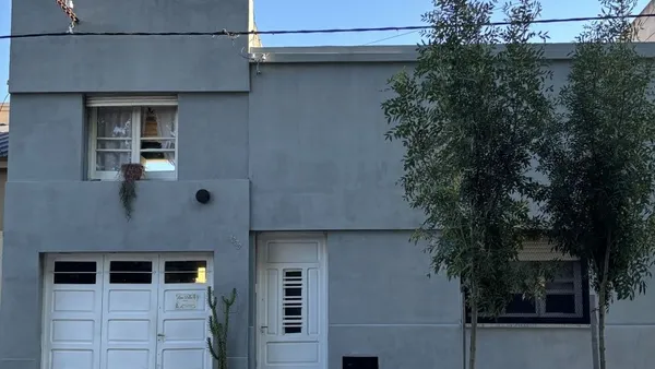 Casa en R. DE ESCALADA 1300