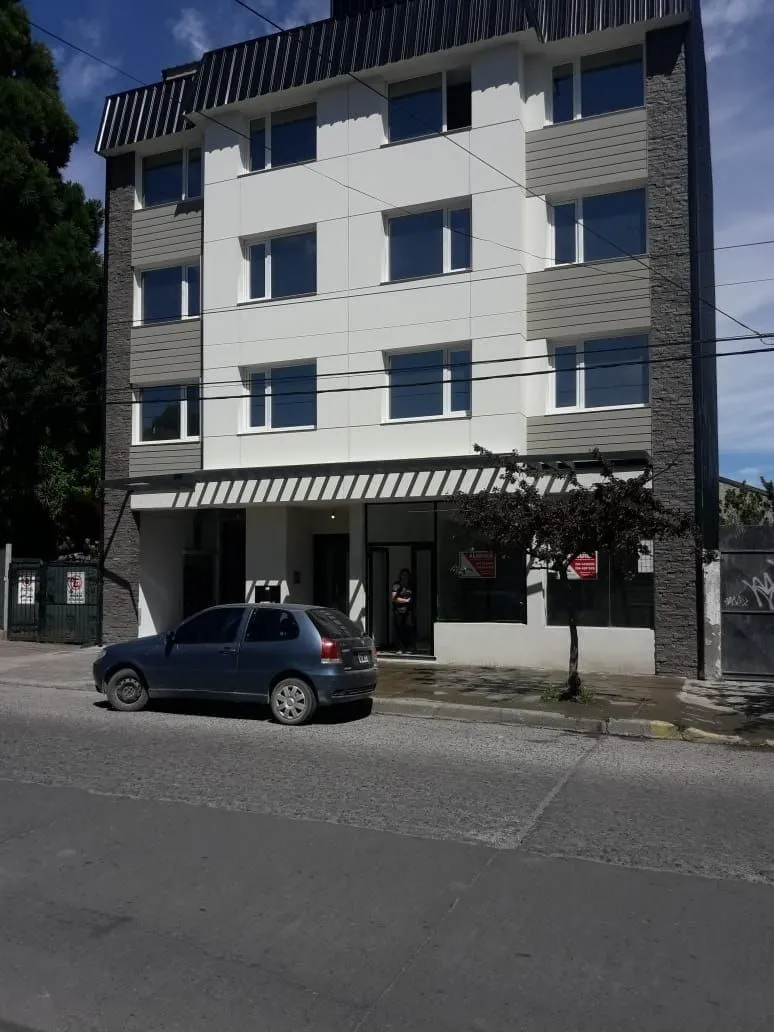 Local Comercial en Ruiz Moreno 400