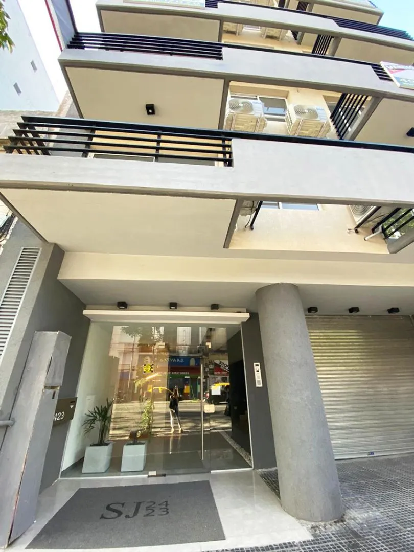 Departamento en Av. San Juan 2400