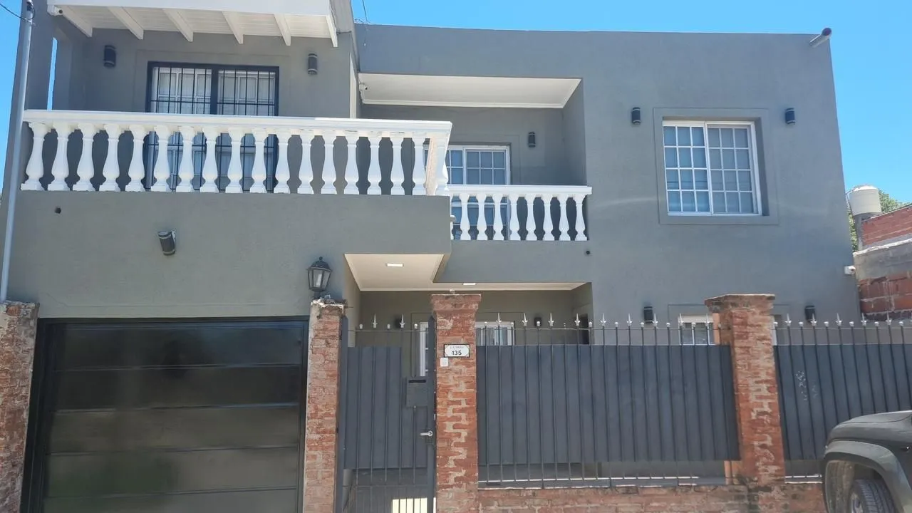 Casa en JUANA AZURDUY 100