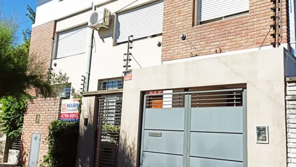 Casa en castro barros 1400