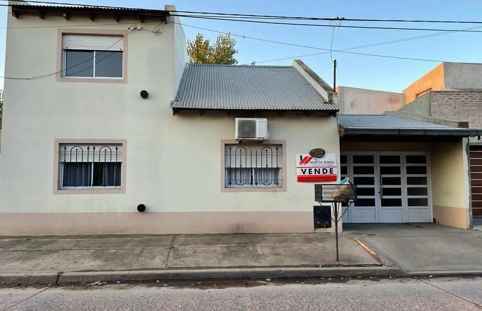 Casa en Calle Sansiñena 3500