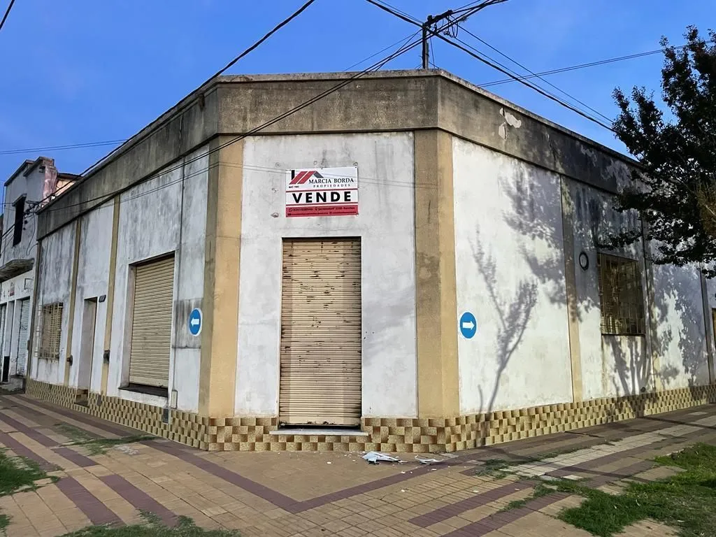 Casa en Calle Ameghino E 3300