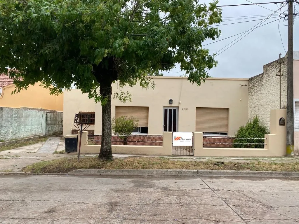 Casa en Calle Pellegrini 2600