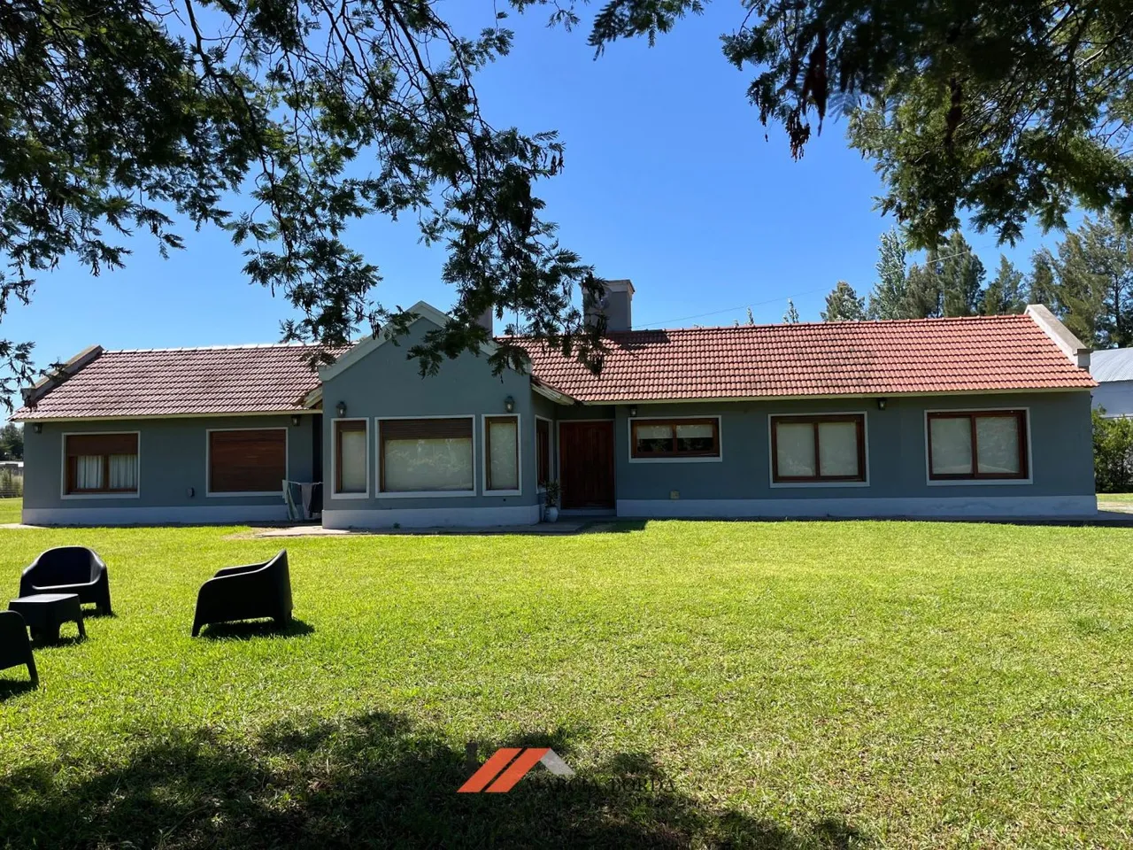 Casa en Juan Manuel de R 1500