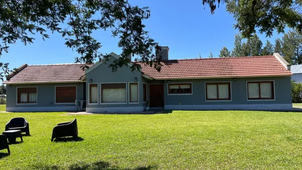 Casa en Juan Manuel de R 1500