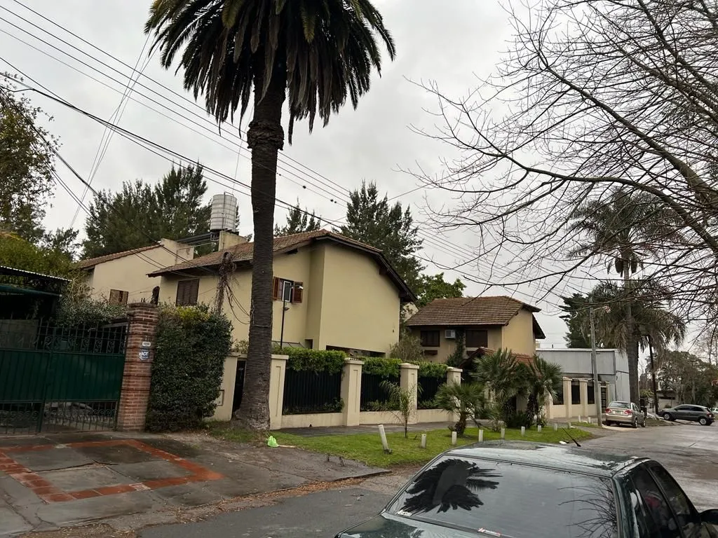Casa en Fray Mamerto Esq 1200