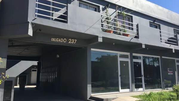 Departamento en OBLIGADO 200
