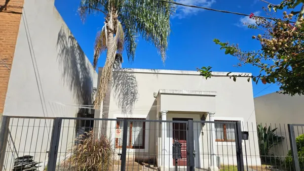 Casa en REMEDIOS DE ESCA 300