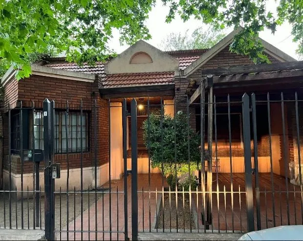 Casa en PILAR 1200