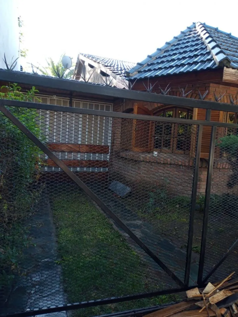 Casa en PARRAVICINI 600