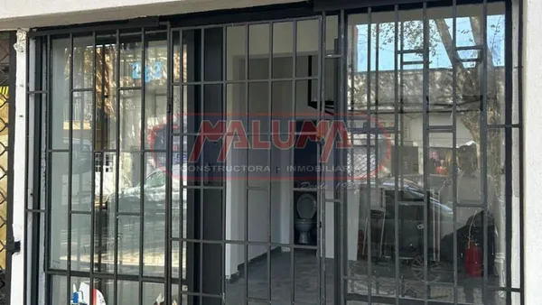 Local Comercial en Montiel 200