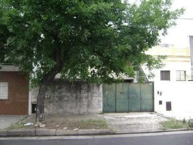 Lote en Av. Escalada 1100