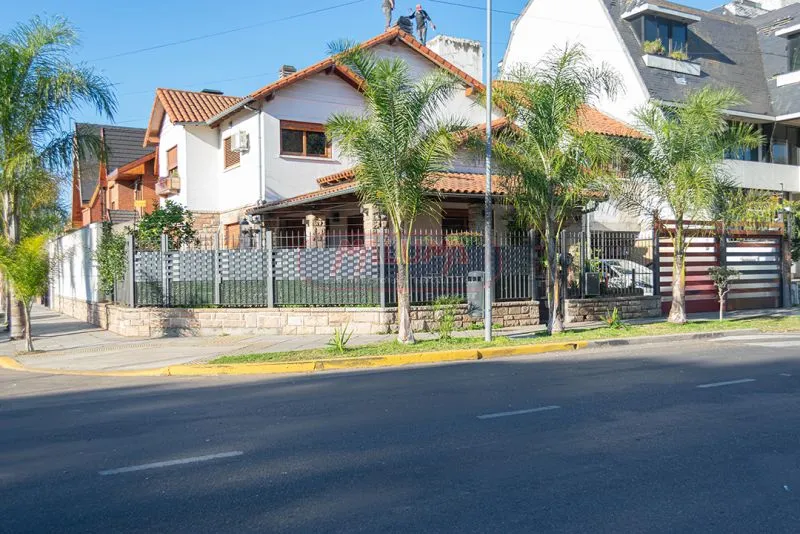 Casa en Av. Gral Paz 12500