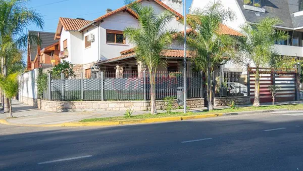 Casa en Av. Gral Paz 12500