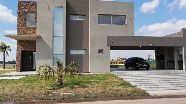 Casa en SARGENTO CABRAL 5600