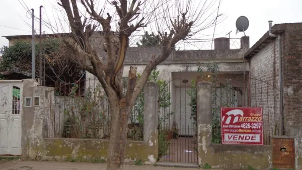 Casa en LOPEZ MAY 1800