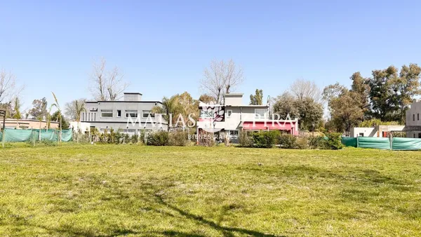 Lote en Andres Chazarret 1100