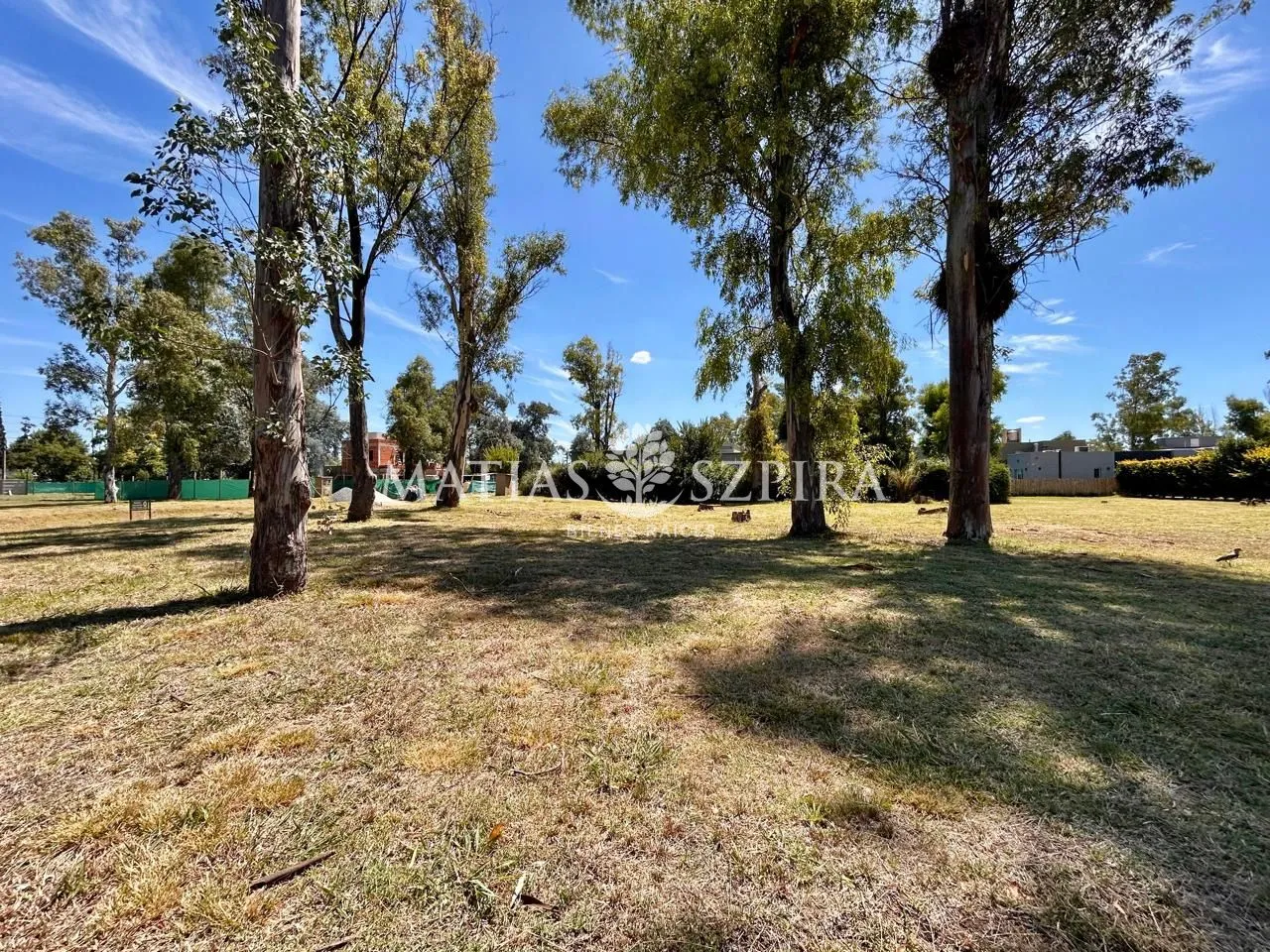 Lote en Los Abedules 4100