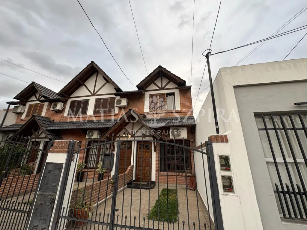 Casa en Pereyra 700