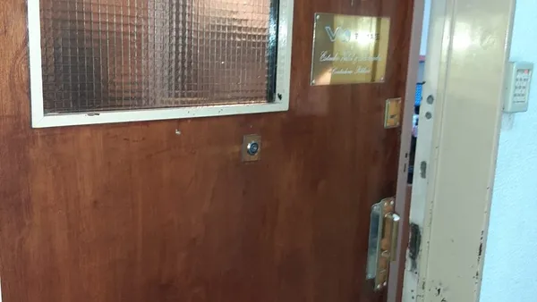 Oficina en ALSINA ADOLFO 1400