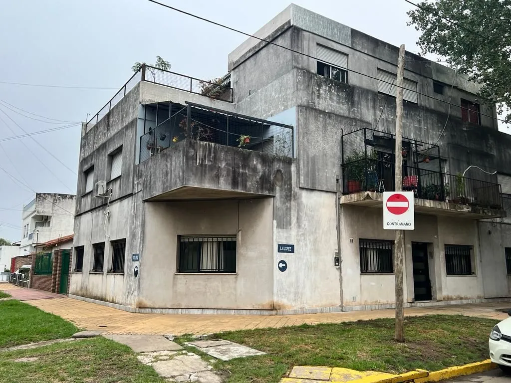 Departamento en Lucio Vicente Lo 200