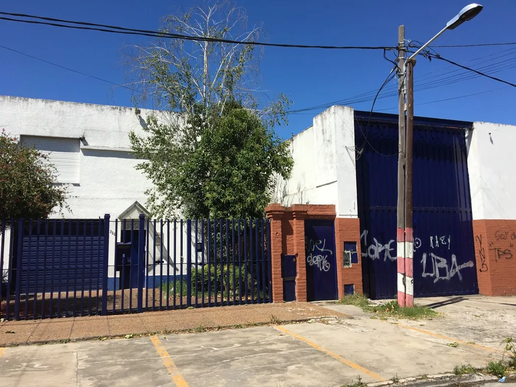 Galpon en Monseñor Chimen 700