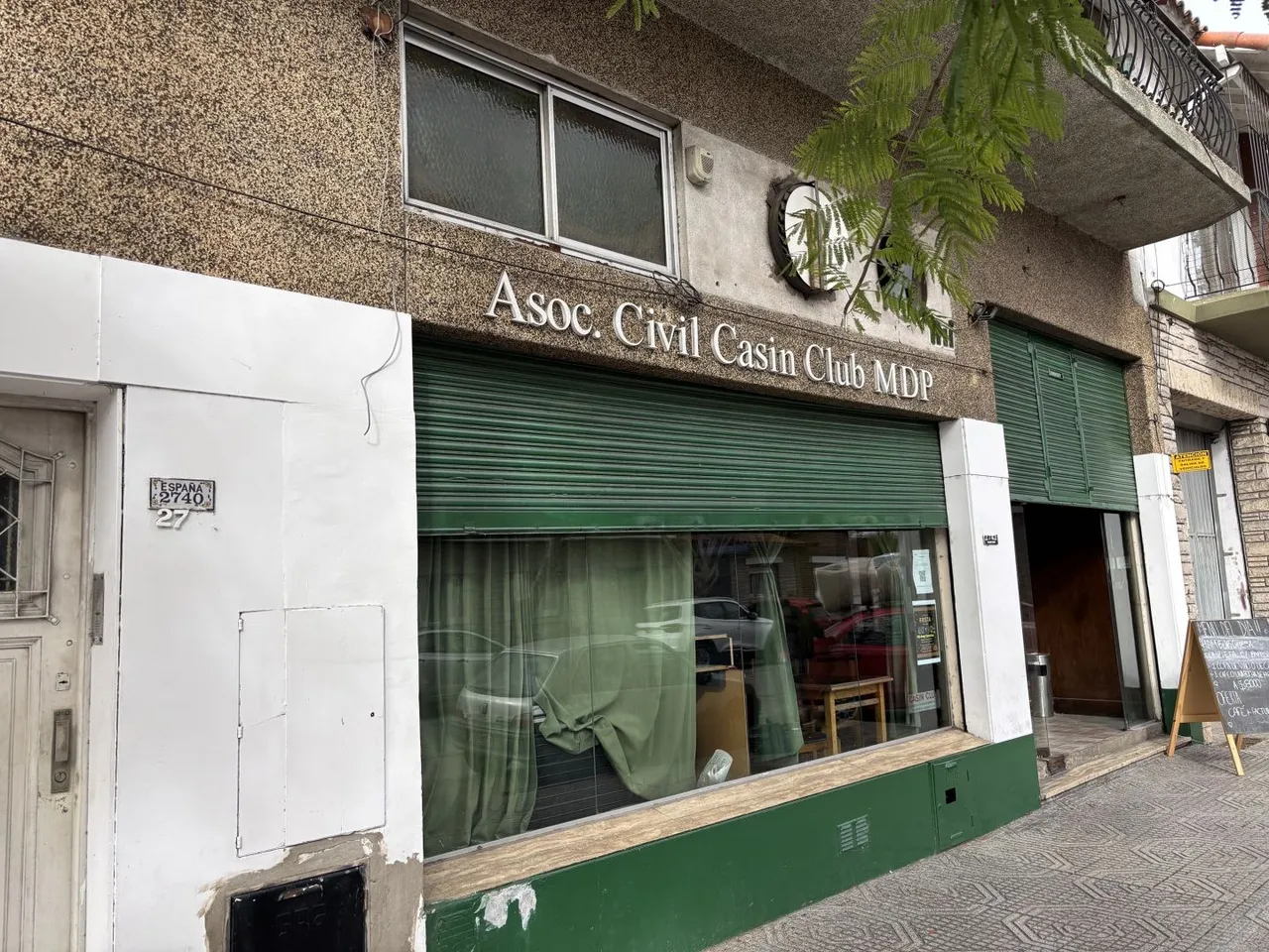Lote en España 2700