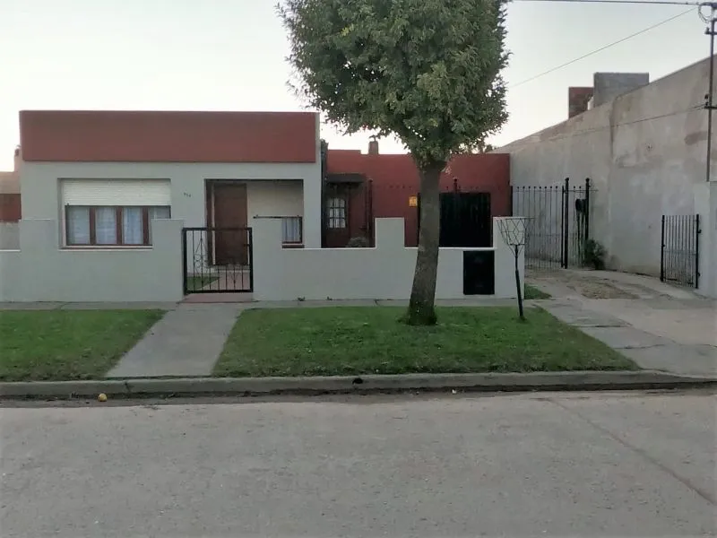 Casa en 6 e/ 23 y 25