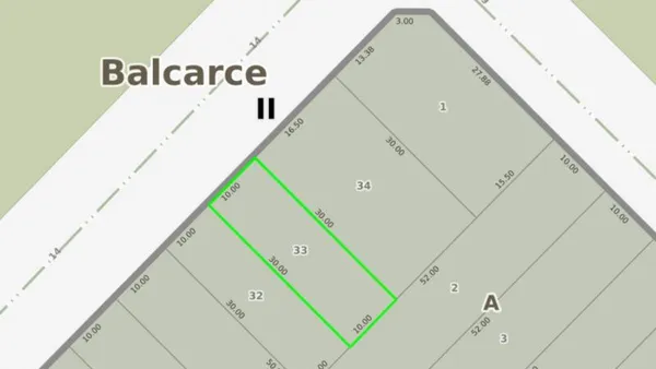 Lote en 14 entre 107 y 1