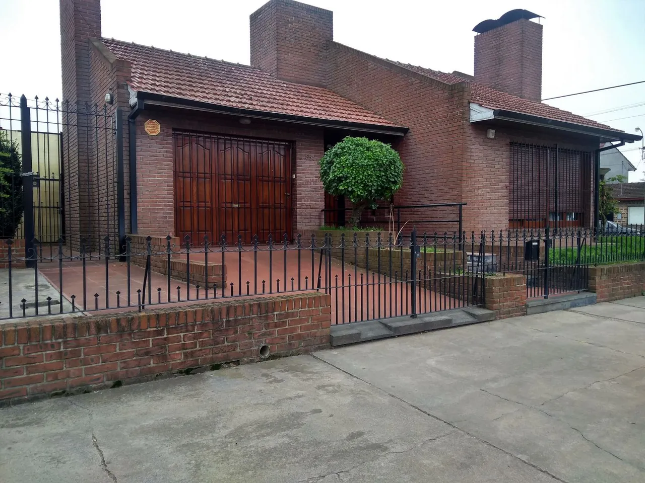 Casa en 12 esquina 25