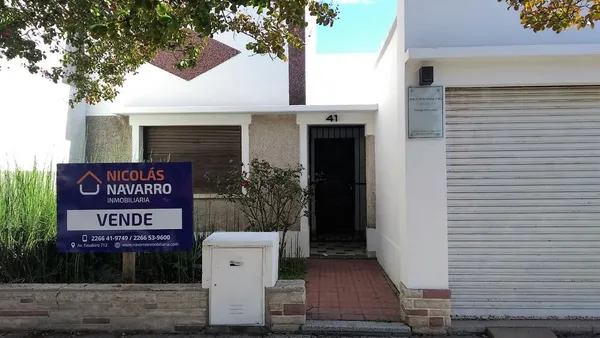 Casa en 21 e/ 10 y 12 400