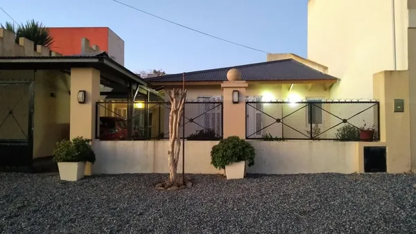 Casa en 63 e/ 20 y 22 700