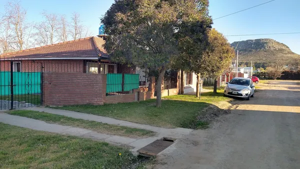 Casa en 44 entre 37 y 39 1100