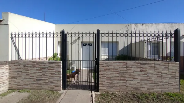 Casa en Barrio Alborada 100