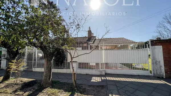 Casa en Sargento Cabral 100