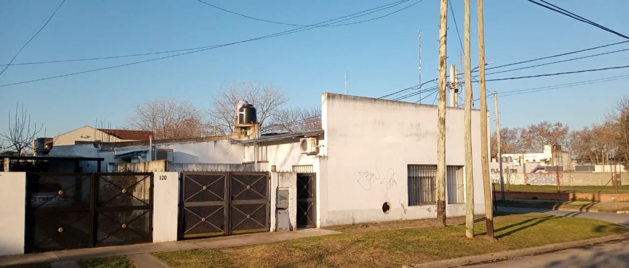 Casa en Chacabuco 100