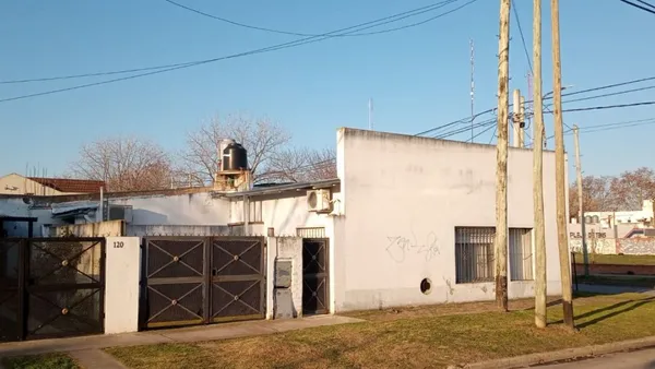 Casa en Chacabuco 100