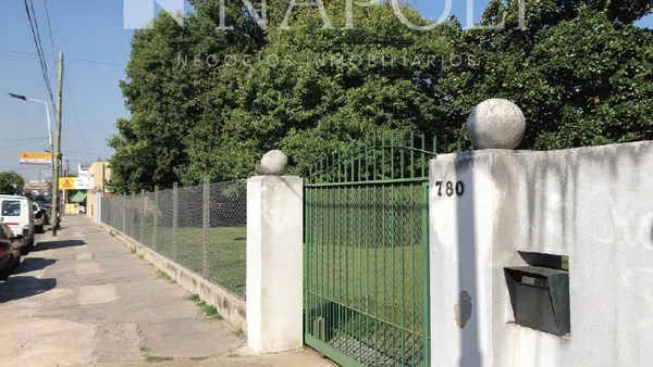 Lote en avenida Santamar 700