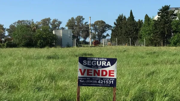 Lote en LAS VIOLETAS ( A
