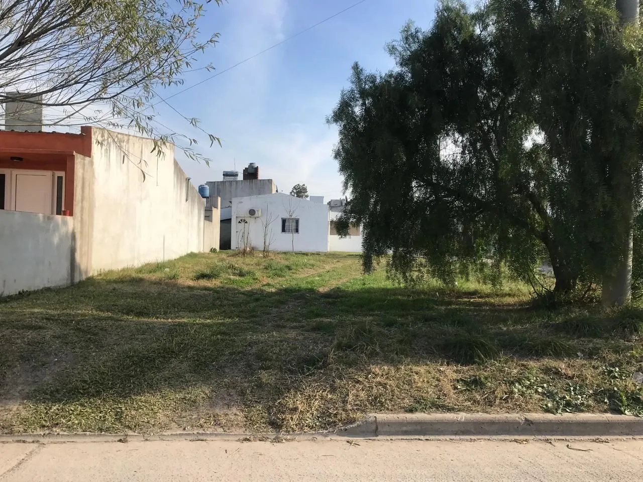 Lote en BICENTENARIO y L