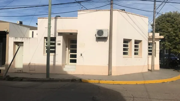 Local Comercial en URQUIZA Y MORENO