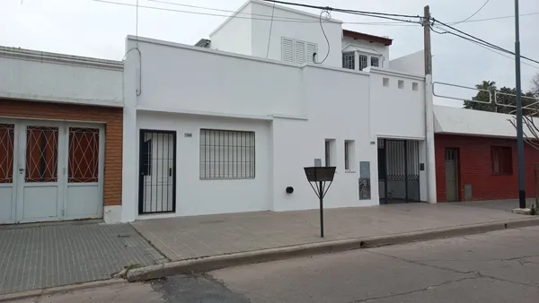 Casa en Sarmiento 1500