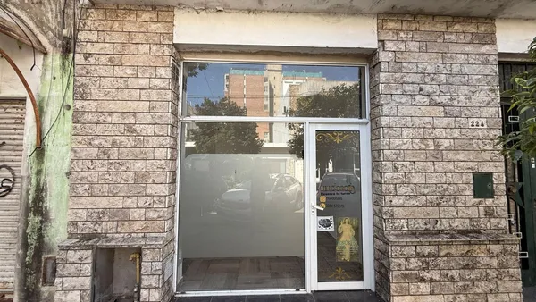 Local Comercial en H Irigoyen 200